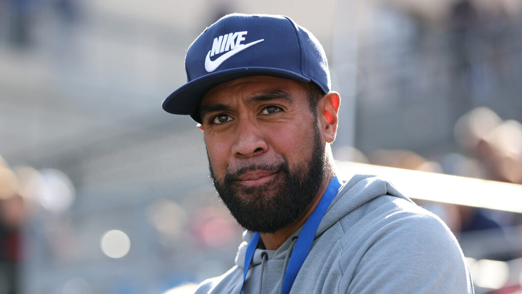 golfspelaren tony finau i keps