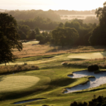 golfbana i morgonljus i st andrews skottland