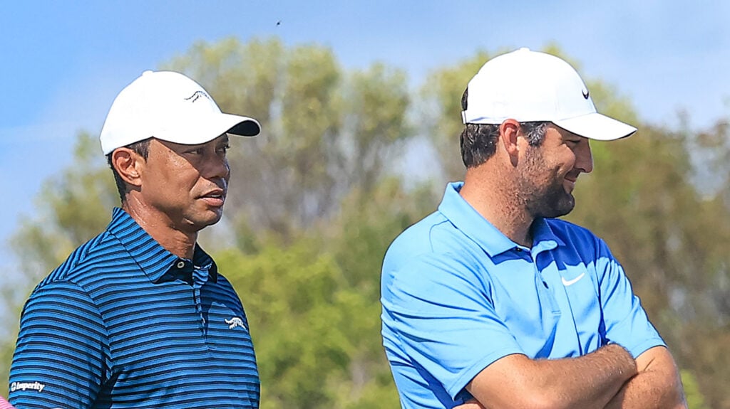 golfspelarna tiger woods och scottie scheffler