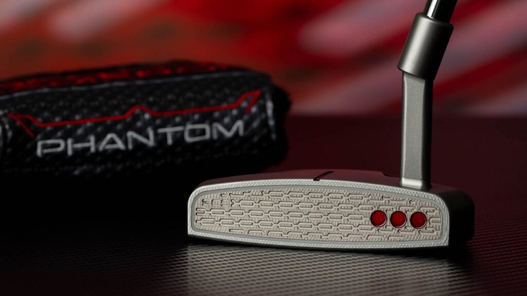 putters från scotty cameron i studiomiljö