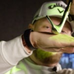 klubbutprovare inom golf visar bounce på en wedge