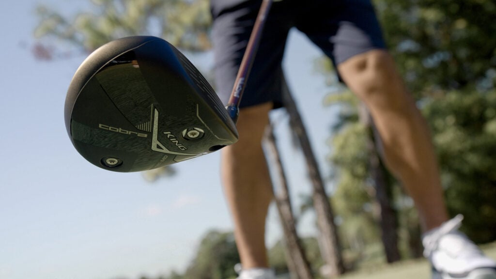 svart golfklubba från cobra