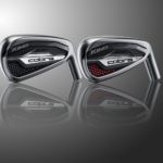 golfklubbor i järn från märket cobra