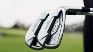 golfklubbor i järn från märket callaway