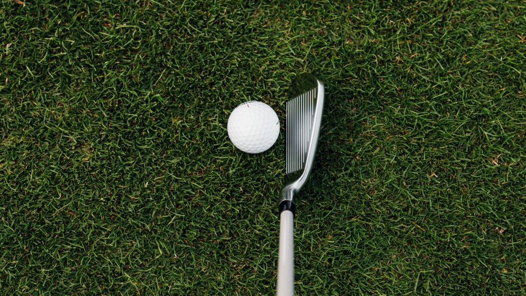 golfklubbor i järn från märket callaway