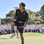 golfspelaren anthony kim i svarta golfkläder