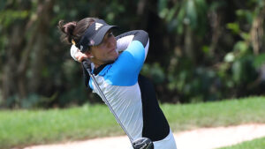 golfspelaren linn grant i flerfärgad, långärmad funktionströja