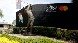 staty på golfspelaren arnold palmer