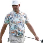 golfspelaren gary woodland i färgglad piké