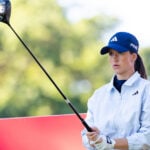 golfspelaren linn grant med en golfdriver på en golfbana