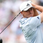 golfspelaren ludvig åberg med en driver