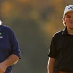 john daly och son på golfbana