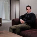 marcus norman i en soffa i idrottens hus