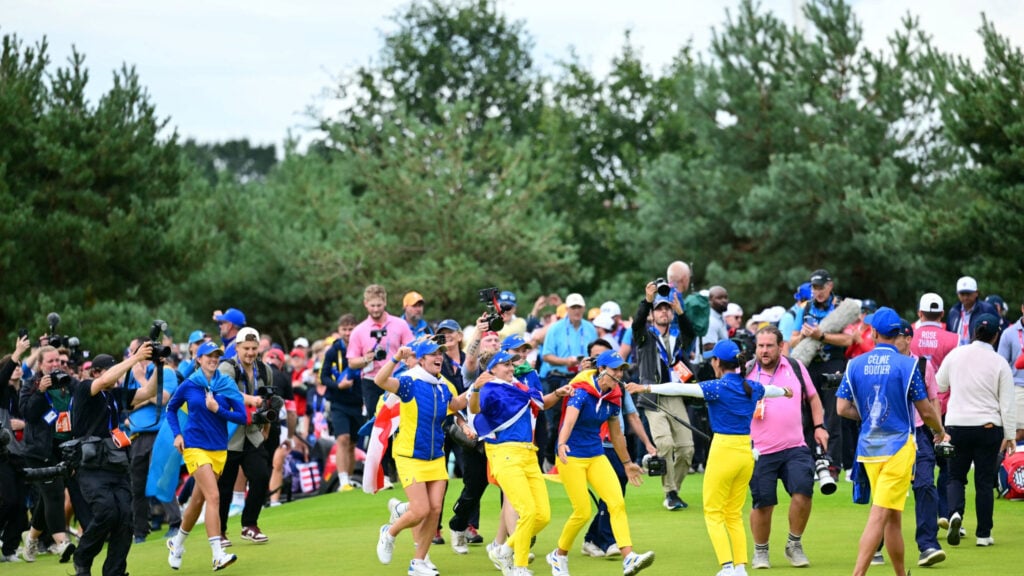 Europas spelare firar segern i Solheim Cup 2026