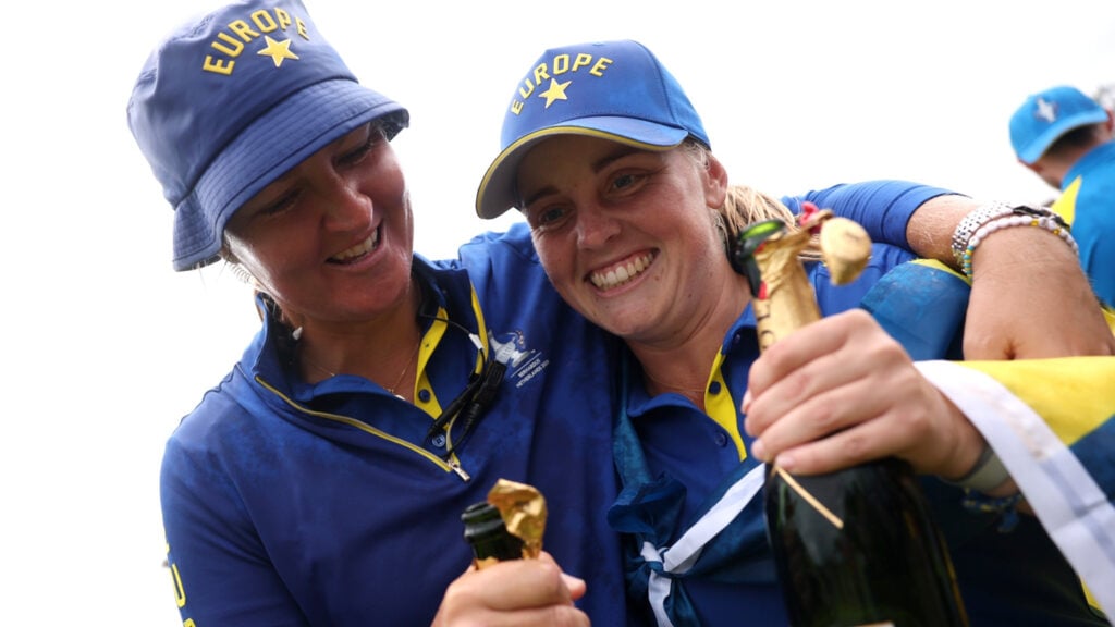 Europas spelare firar segern i Solheim Cup 2026