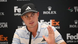 golfspelaren ludvig åberg håller presskonferens