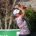 golfspelare på torr golfbana i Spanien