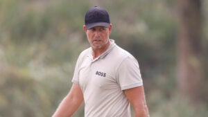 golfspelaren henrik stenson i svart golfkeps